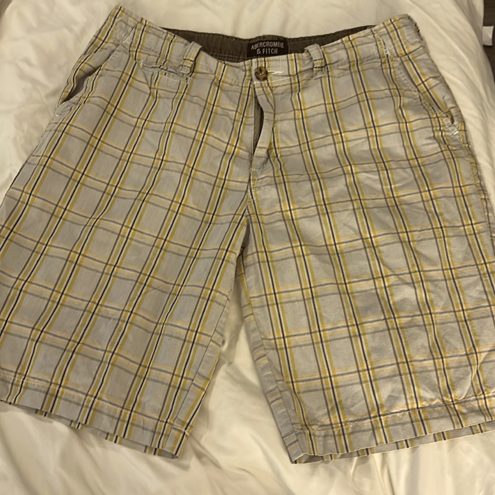 Men’s Abercrombie plaid shorts